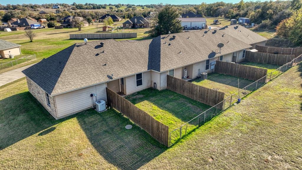 141 Lindas Creek Ln, Weatherford, TX 76088 photo