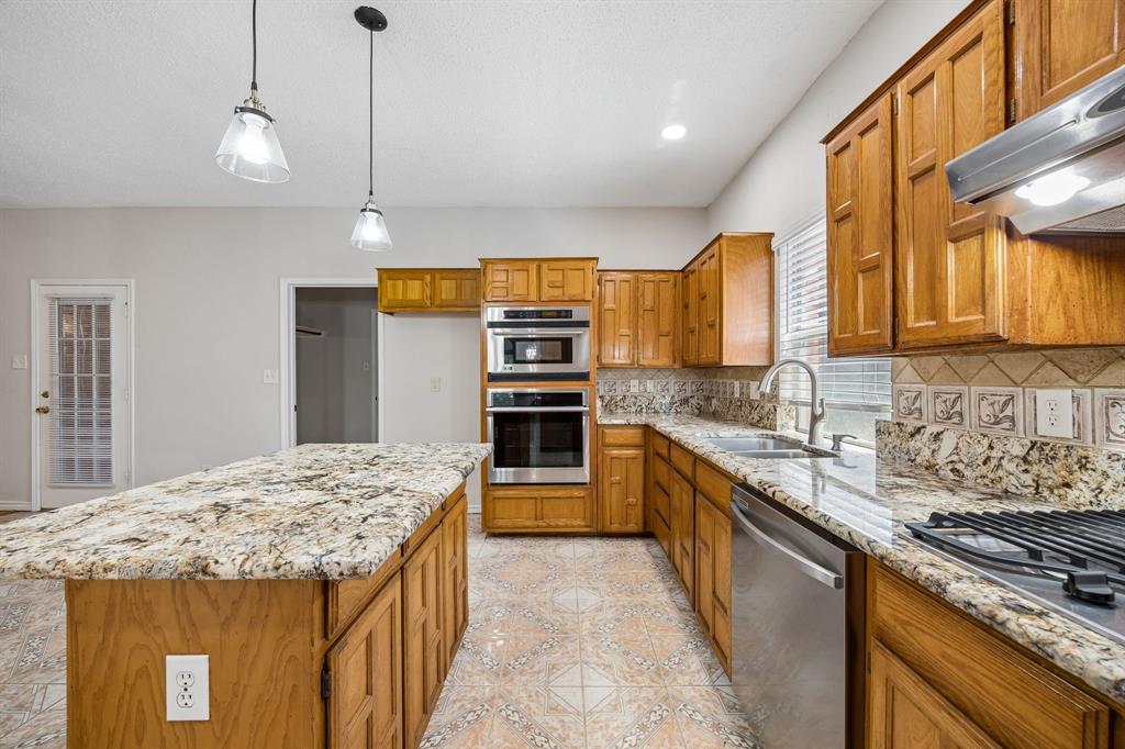 2305 Buckeye Dr, Mesquite, TX 75181 photo