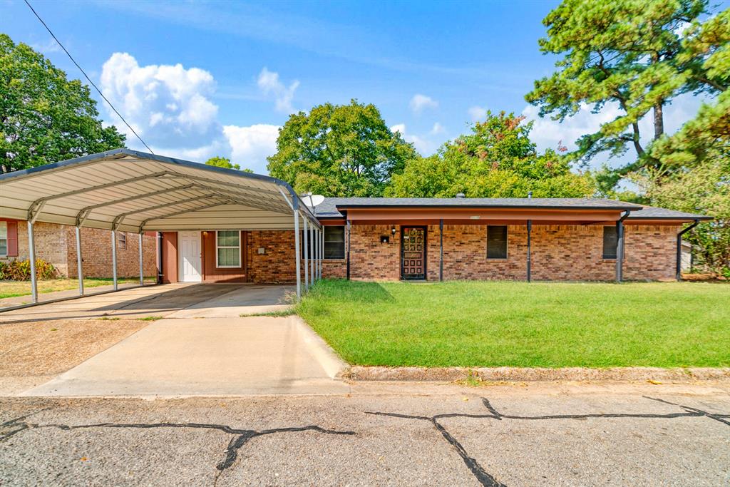2820 Kaufman St, Paris, TX 75460