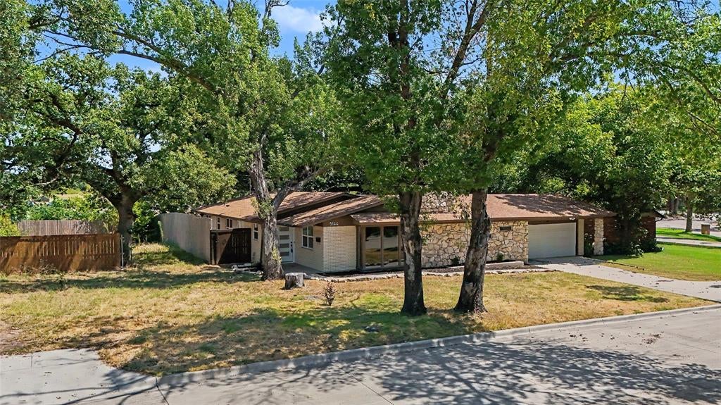 5144 Jennings Dr, North Richland Hills, TX 76180 photo