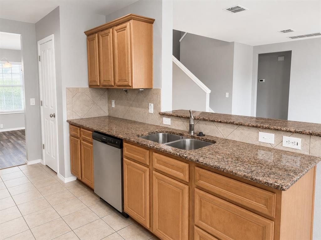 8108 Toltec Ct, Arlington, TX 76002 photo