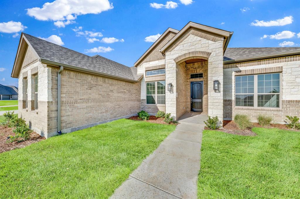 8335 Magnolia Ct, Greenville, TX 75402