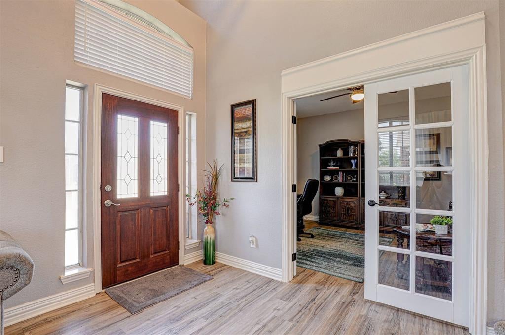 5704 Kelly Ct, Haltom City, TX 76137 photo