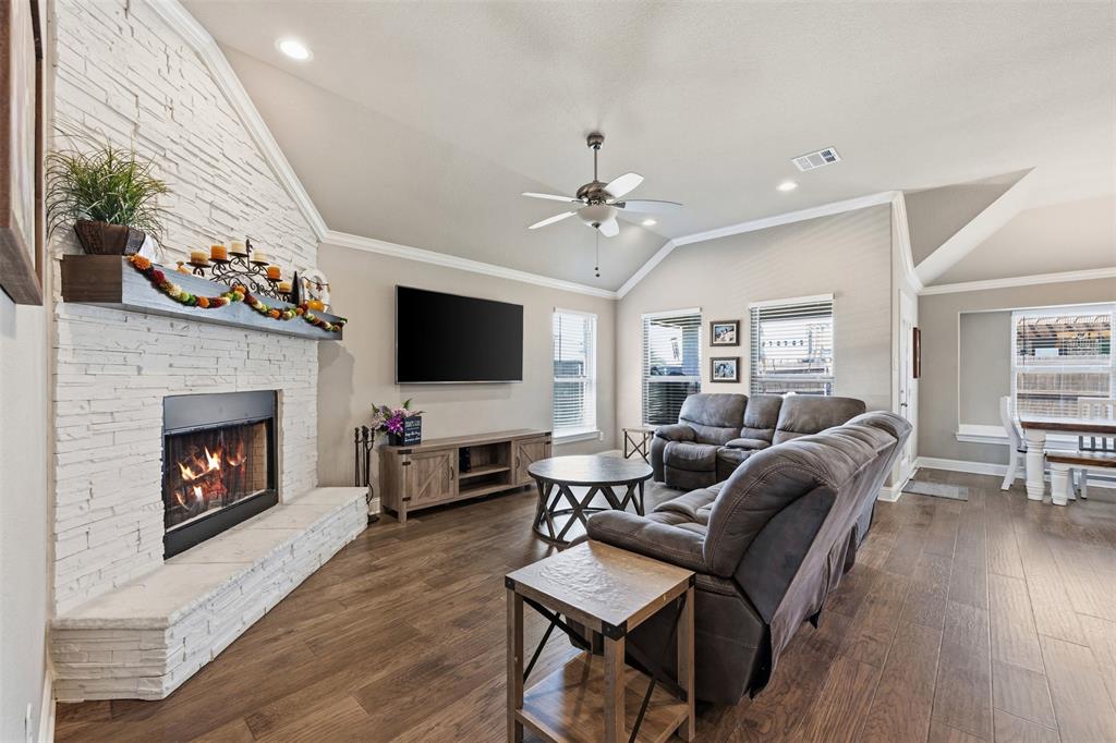 251 Bear Trl, Waxahachie, TX 75165 photo