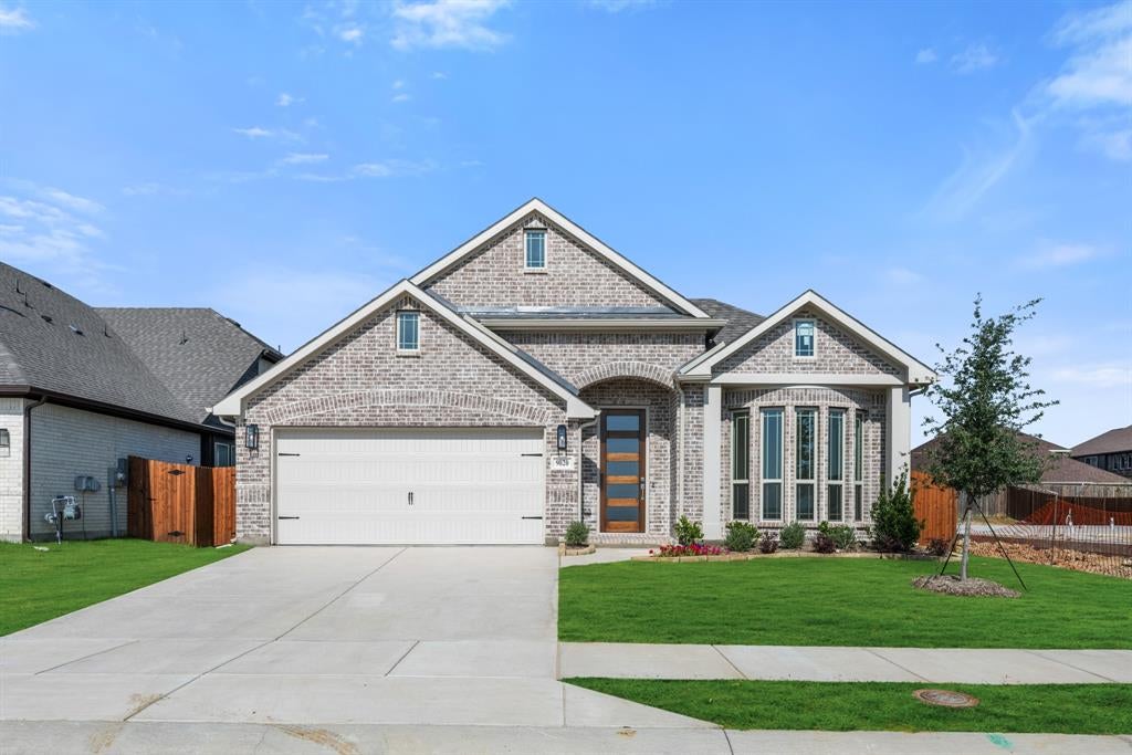 9020 New Ballinger Dr, Denton, TX 76226
