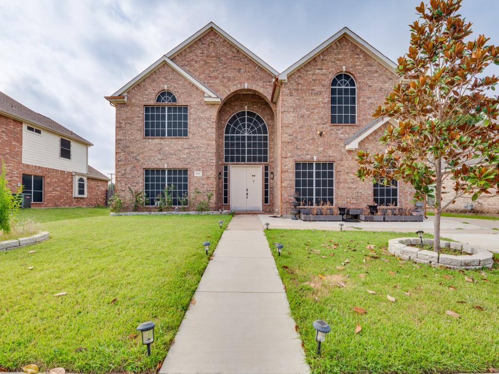 2811 Gillespie Ln, Grand Prairie, TX 75052 photo