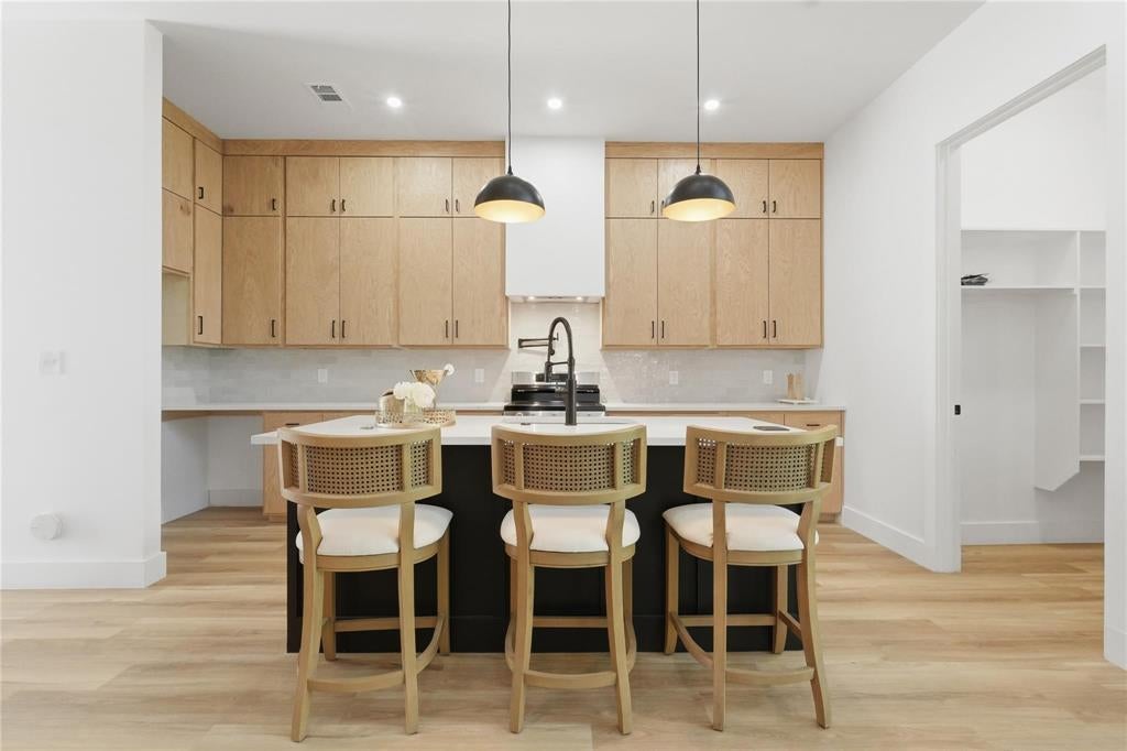 2401 Peabody Ave, Dallas, TX 75215 photo