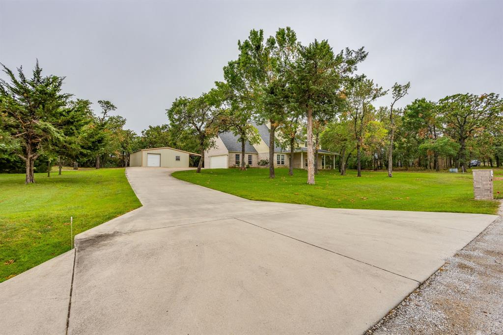 263 Oak Creek Cir, Springtown, TX 76082