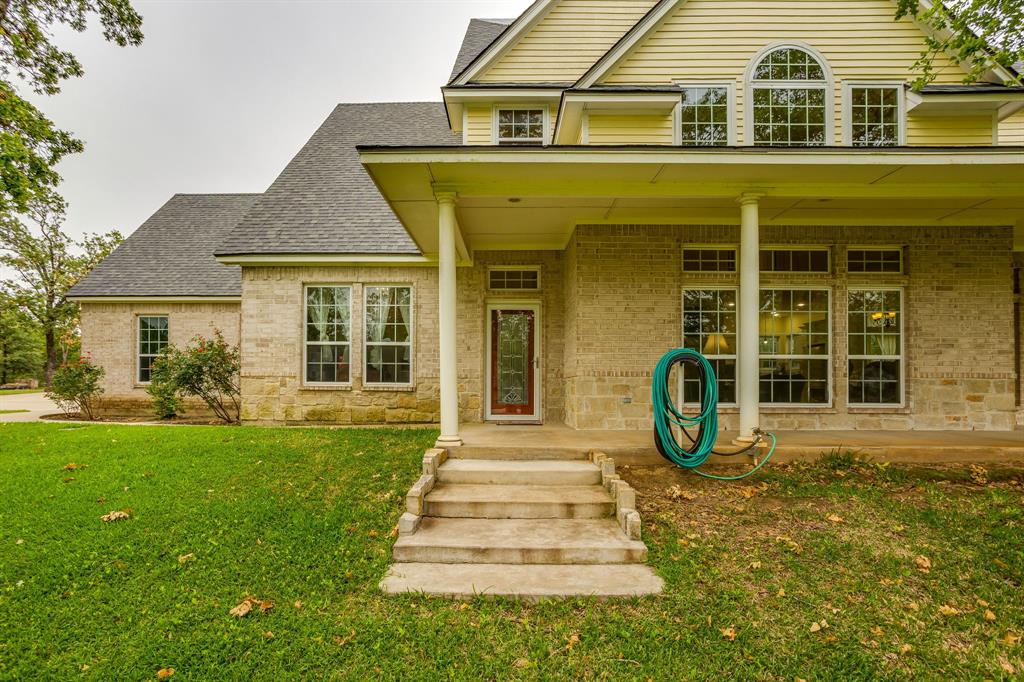 263 Oak Creek Cir, Springtown, TX 76082 photo