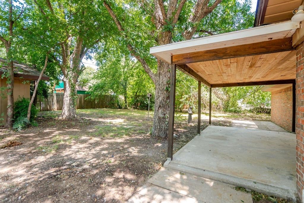 611 Cain St, Lake Dallas, TX 75065 photo