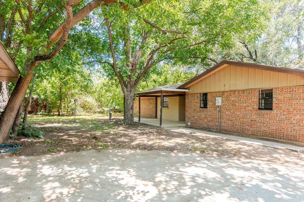 611 Cain St, Lake Dallas, TX 75065 photo