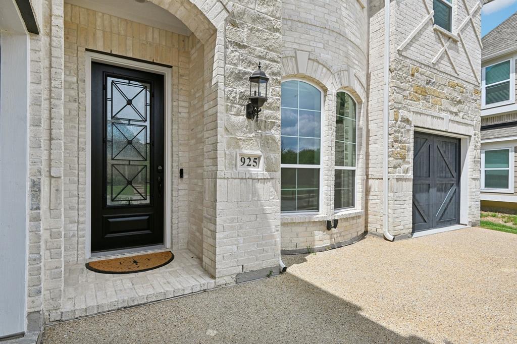 925 Oglethorpe Ln, Savannah, TX 76227 photo
