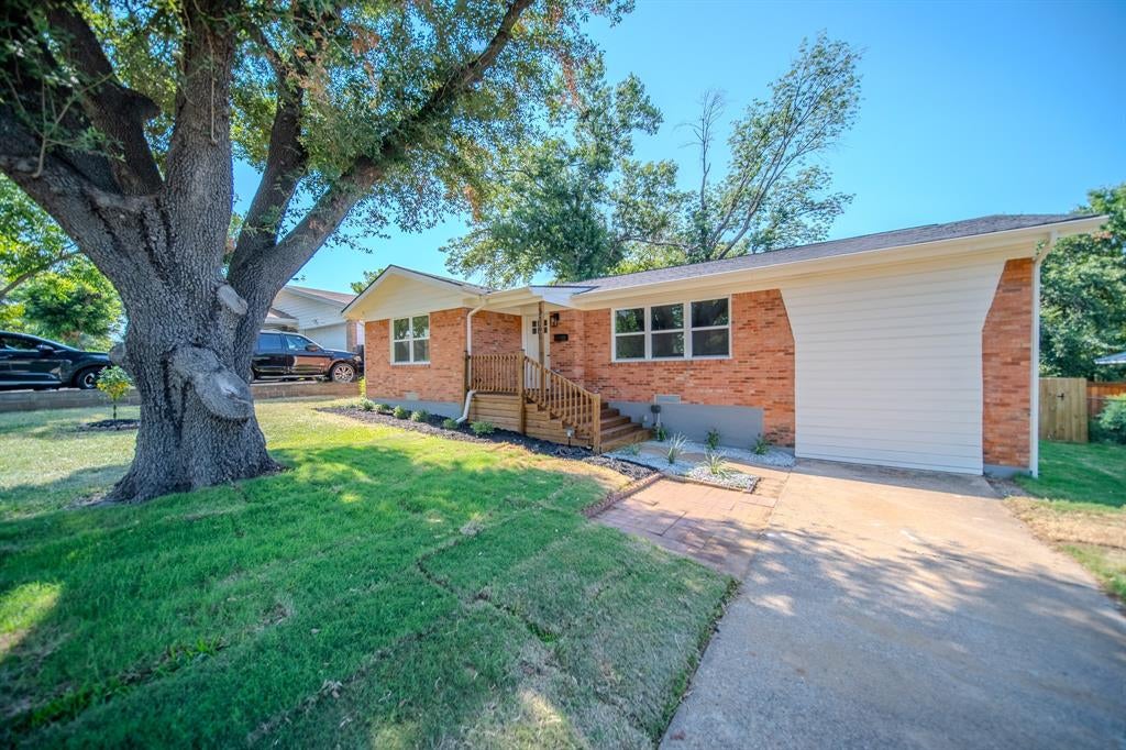 1140 Fair Oaks Dr, Irving, TX 75060 photo