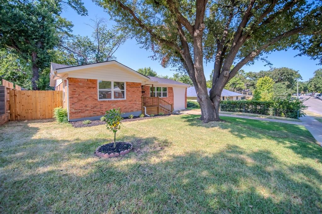 1140 Fair Oaks Dr, Irving, TX 75060 photo