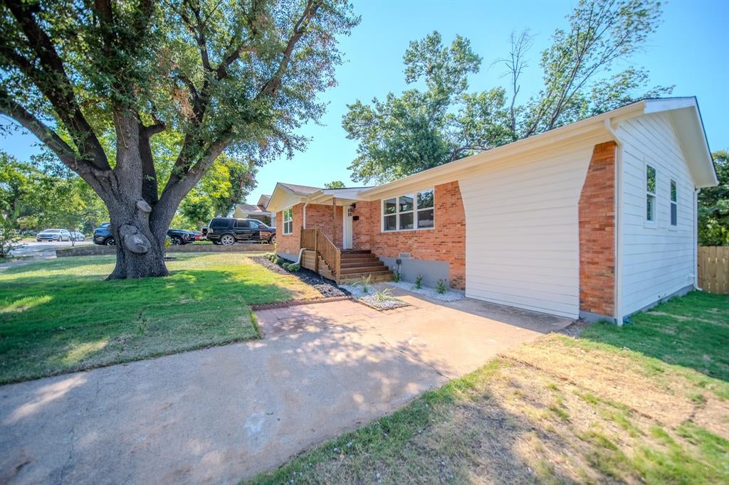 1140 Fair Oaks Dr, Irving, TX 75060 photo