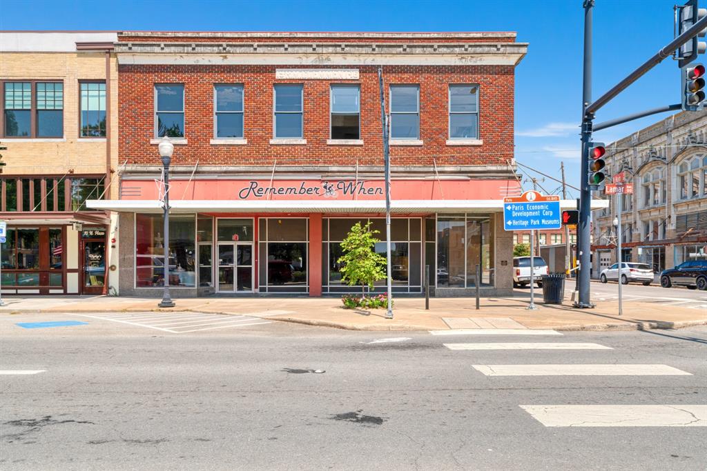 4 North Plz, Paris, TX 75460