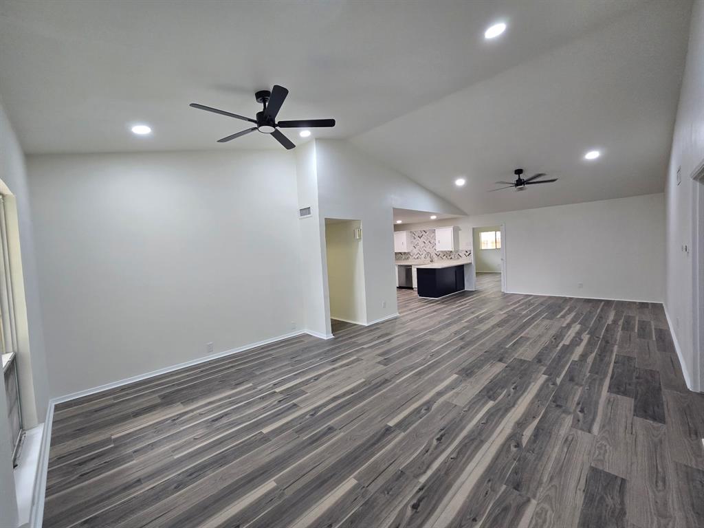 614 W Grenoble Dr, Grand Prairie, TX 75052 photo
