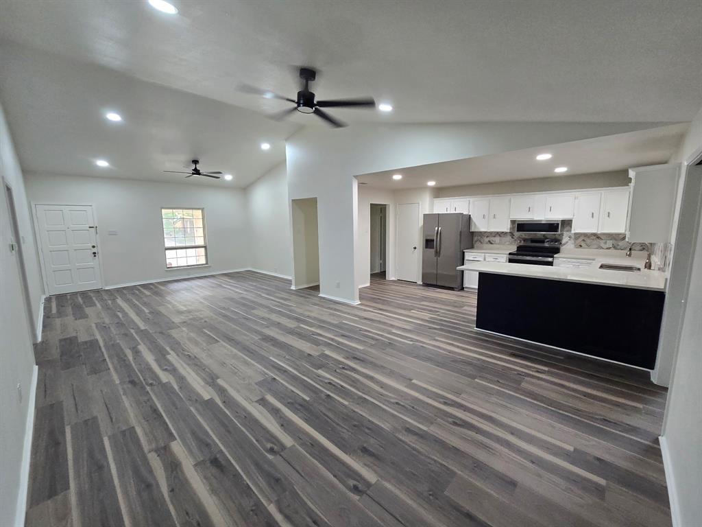 614 W Grenoble Dr, Grand Prairie, TX 75052 photo