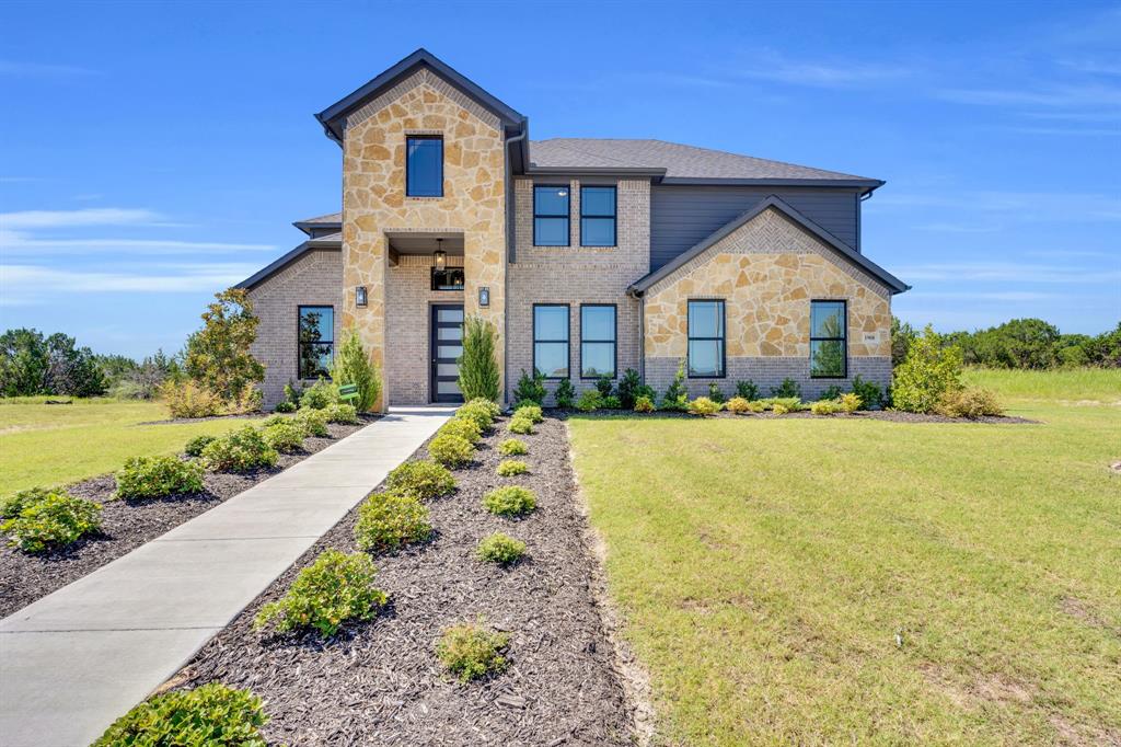 1908 Barrix Ln, Desoto, TX 75115