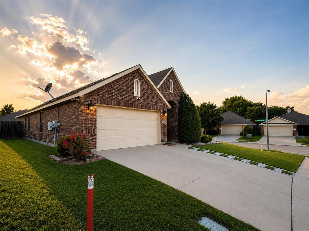 6333 Chalk Hollow Dr, Fort Worth, TX 76179 photo