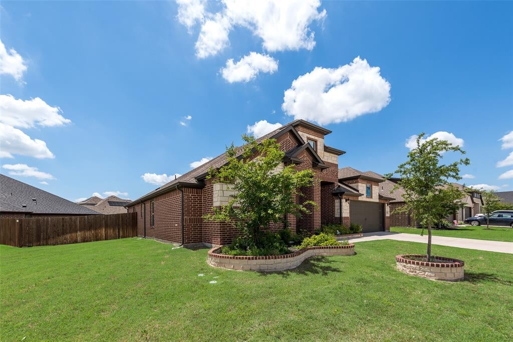136 Aucuba Ln, Waxahachie, TX 75165 photo