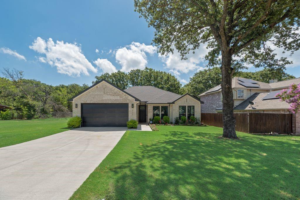 112 Indian Oaks Trl, West Tawakoni, TX 75474 photo