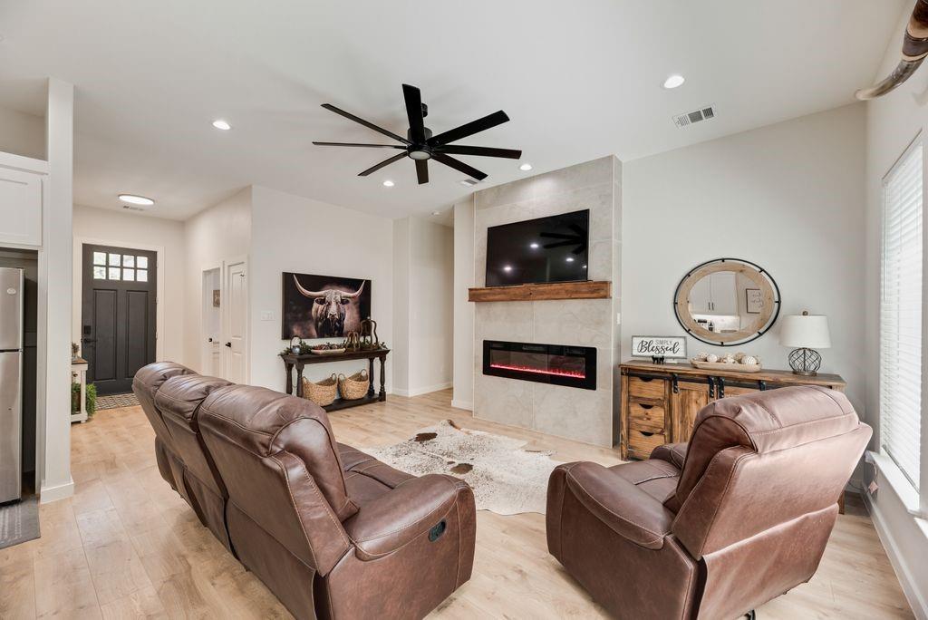 112 Indian Oaks Trl, West Tawakoni, TX 75474 photo