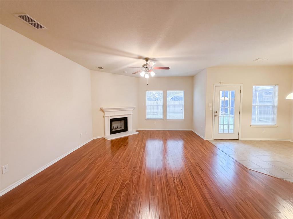 9816 Mullins Crossing Dr, Fort Worth, TX 76126 photo