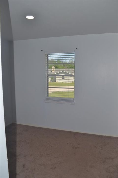 Single Family Residence in Azle TX 372 Shoreline Drive 11.jpg