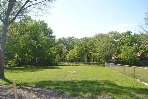 Single Family Residence in Azle TX 372 Shoreline Drive 15.jpg