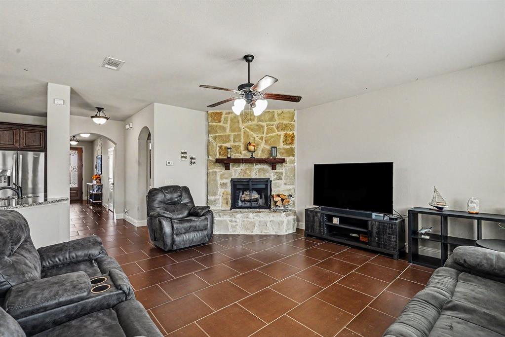 828 Sunflower Ct, Aledo, TX 76008 photo