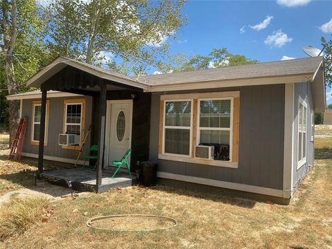 Single Family Residence in Alvord TX 3726 N N US Hwy 287.jpg