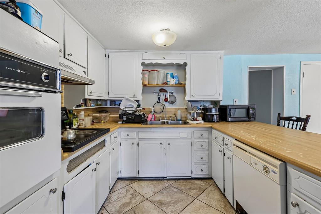 2450 S Burleson Blvd, Burleson, TX 76028 photo