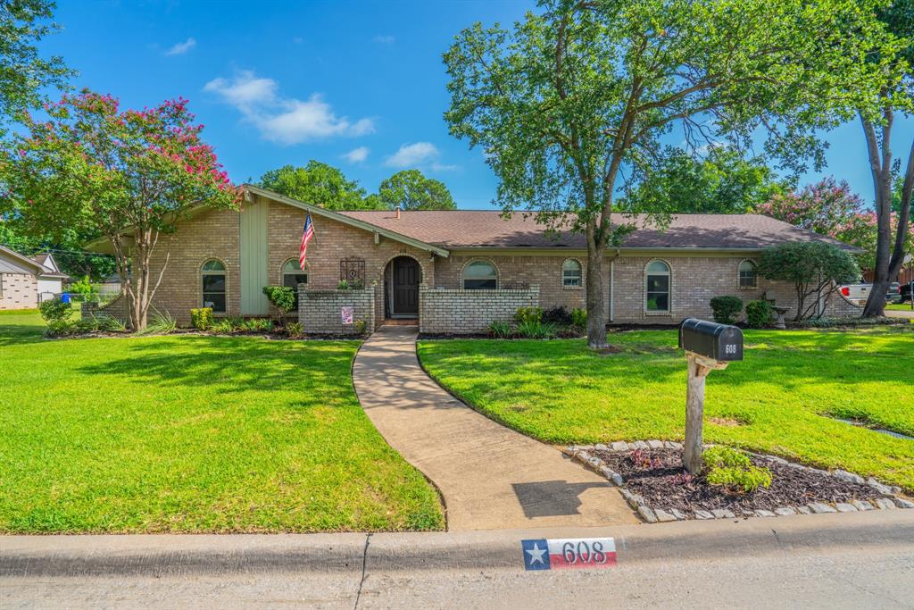 608 Field St, Colleyville, TX 76034