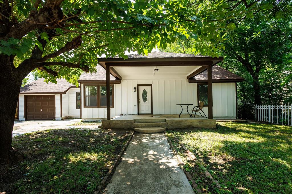 305 Hensley Dr, Grand Prairie, TX 75050