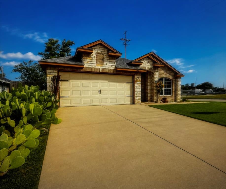 2900 Fitzhugh Ave, Fort Worth, TX 76105