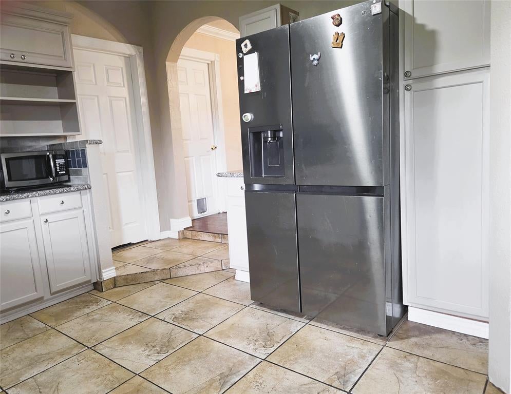 13973 Bee St, Farmers Branch, TX 75234 photo