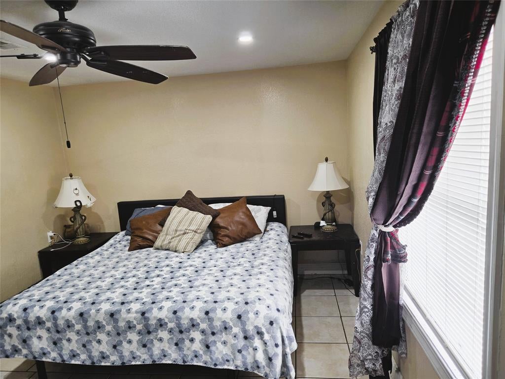 13973 Bee St, Farmers Branch, TX 75234 photo