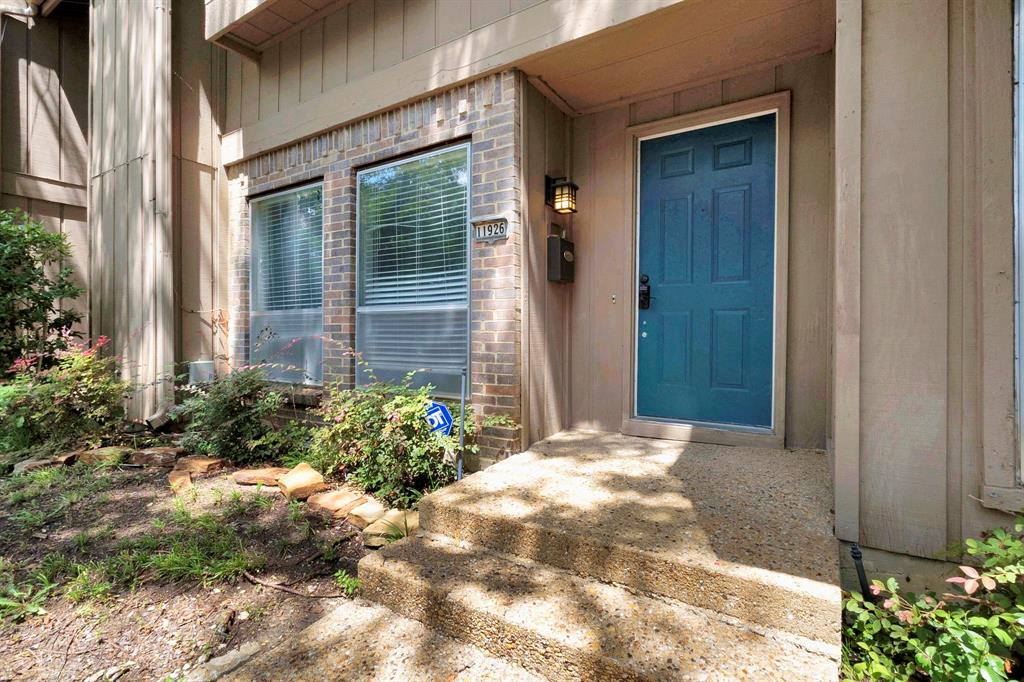 11926 Leisure Dr, Dallas, TX 75243