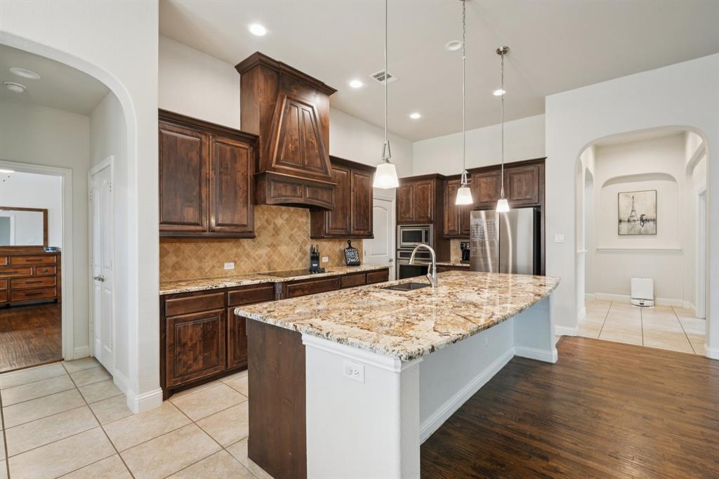 453 Lake Park Dr, Midlothian, TX 76065 photo