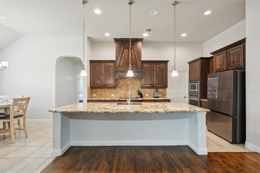 453 Lake Park Dr, Midlothian, TX 76065 photo