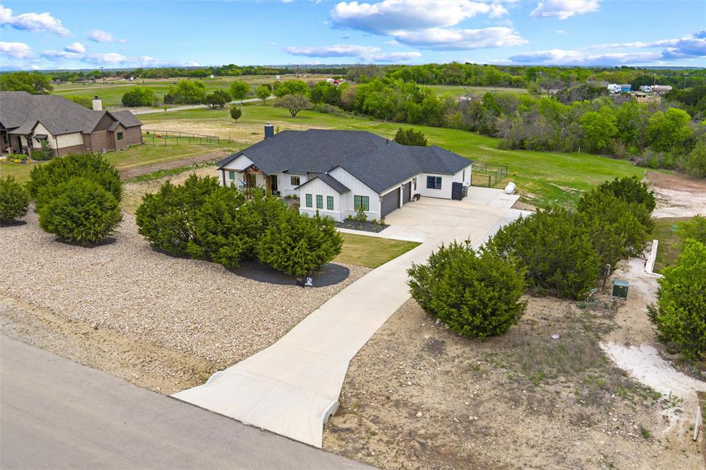 2043 Woodland Rd, Weatherford, TX 76088