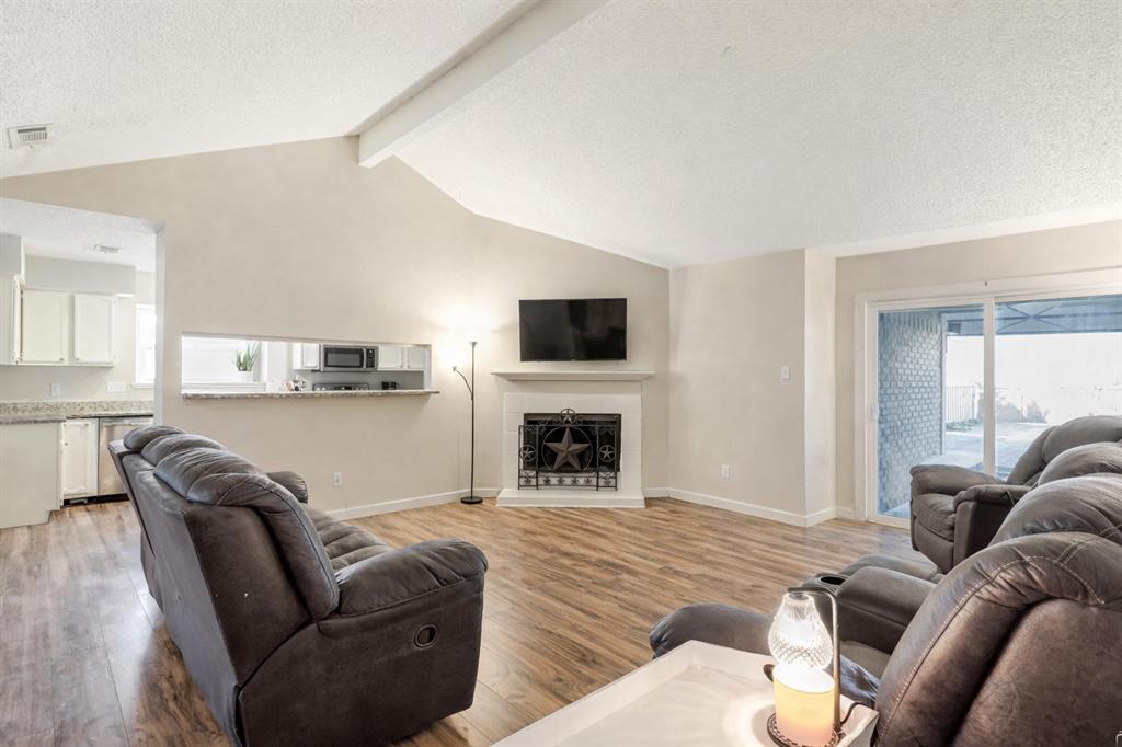 317 Stillmeadow Dr, Garland, TX 75040