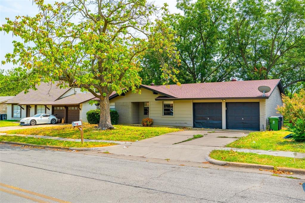 1208 E Timberview Ln, Arlington, TX 76014 photo