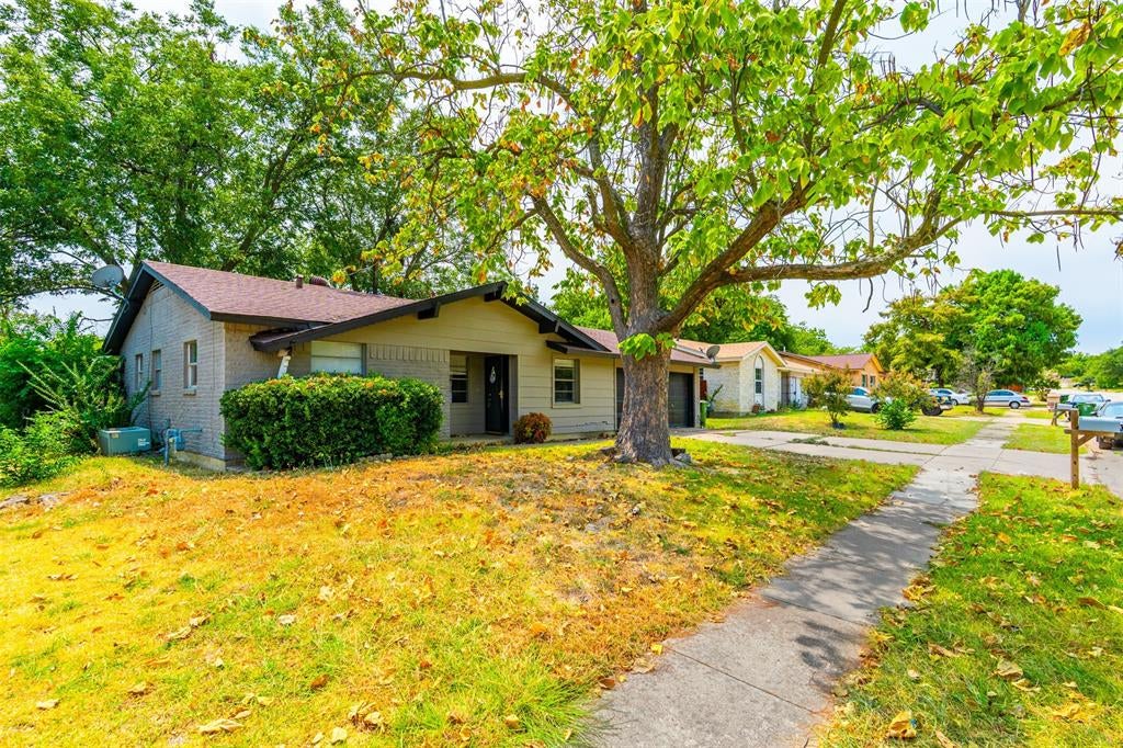 1208 E Timberview Ln, Arlington, TX 76014 photo