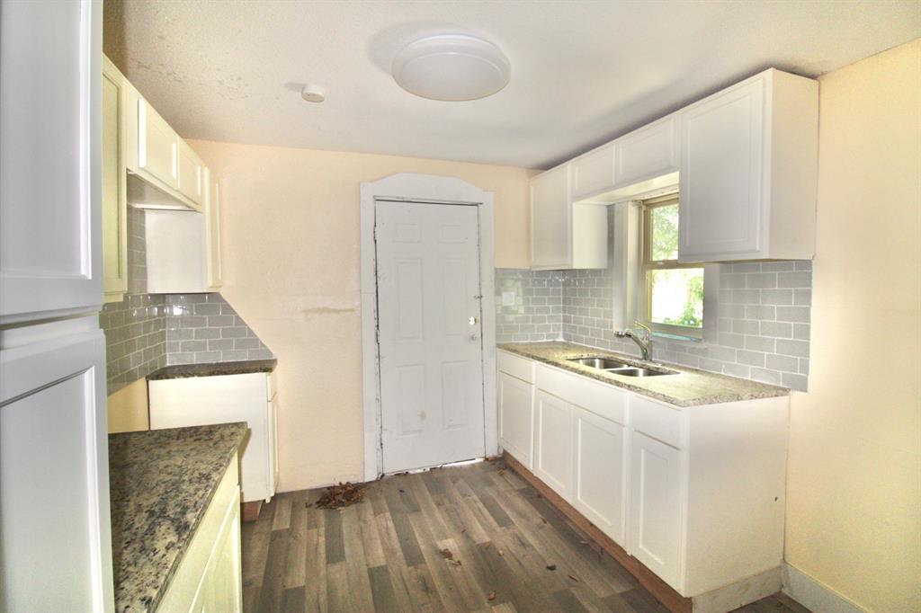 1206 S Edgefield Ave, Dallas, TX 75208 photo