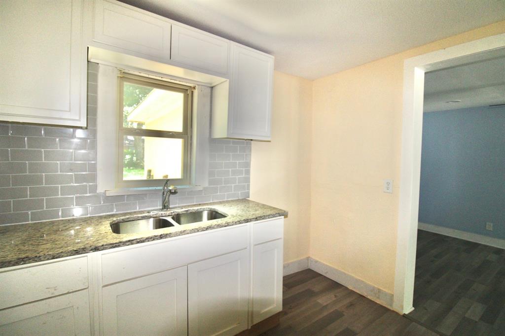 1206 S Edgefield Ave, Dallas, TX 75208 photo