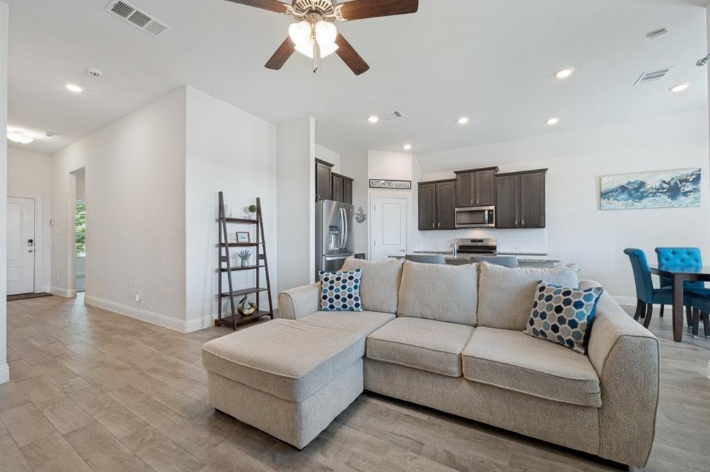 3020 Aransas Ave, Aubrey, TX 76227 photo