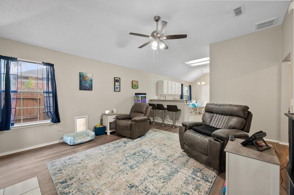 6929 Wooddale Dr, Watauga, TX 76148 photo