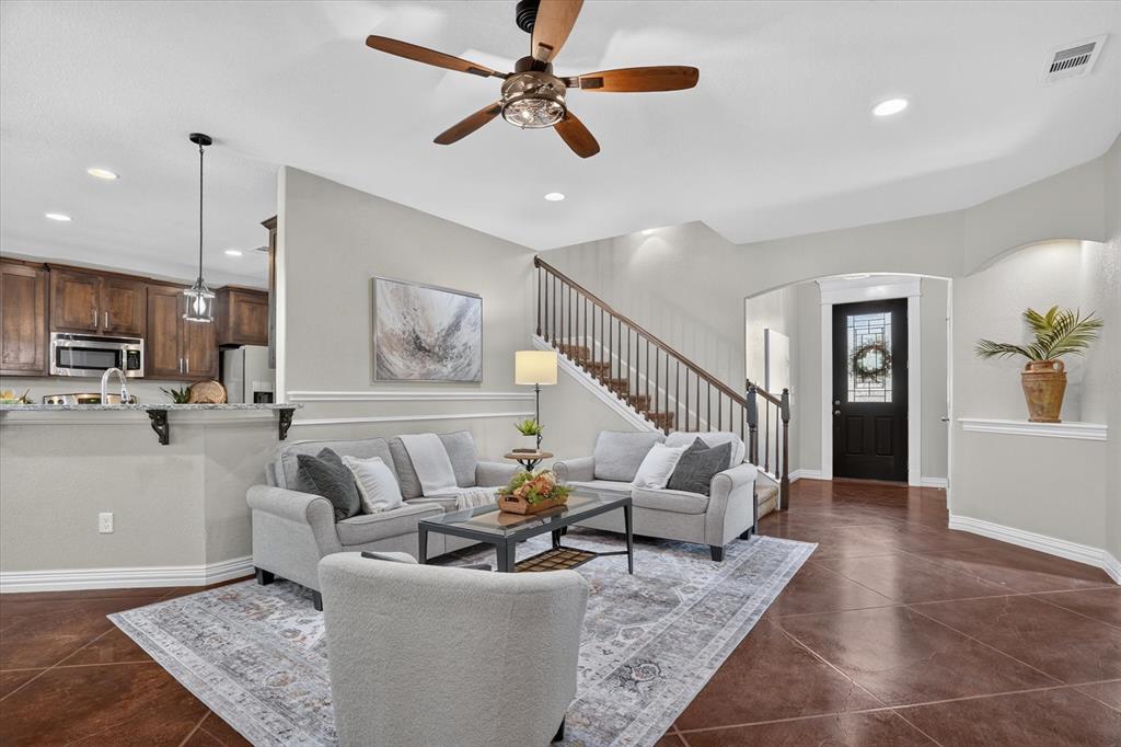 6403 Westover Dr, Granbury, TX 76049